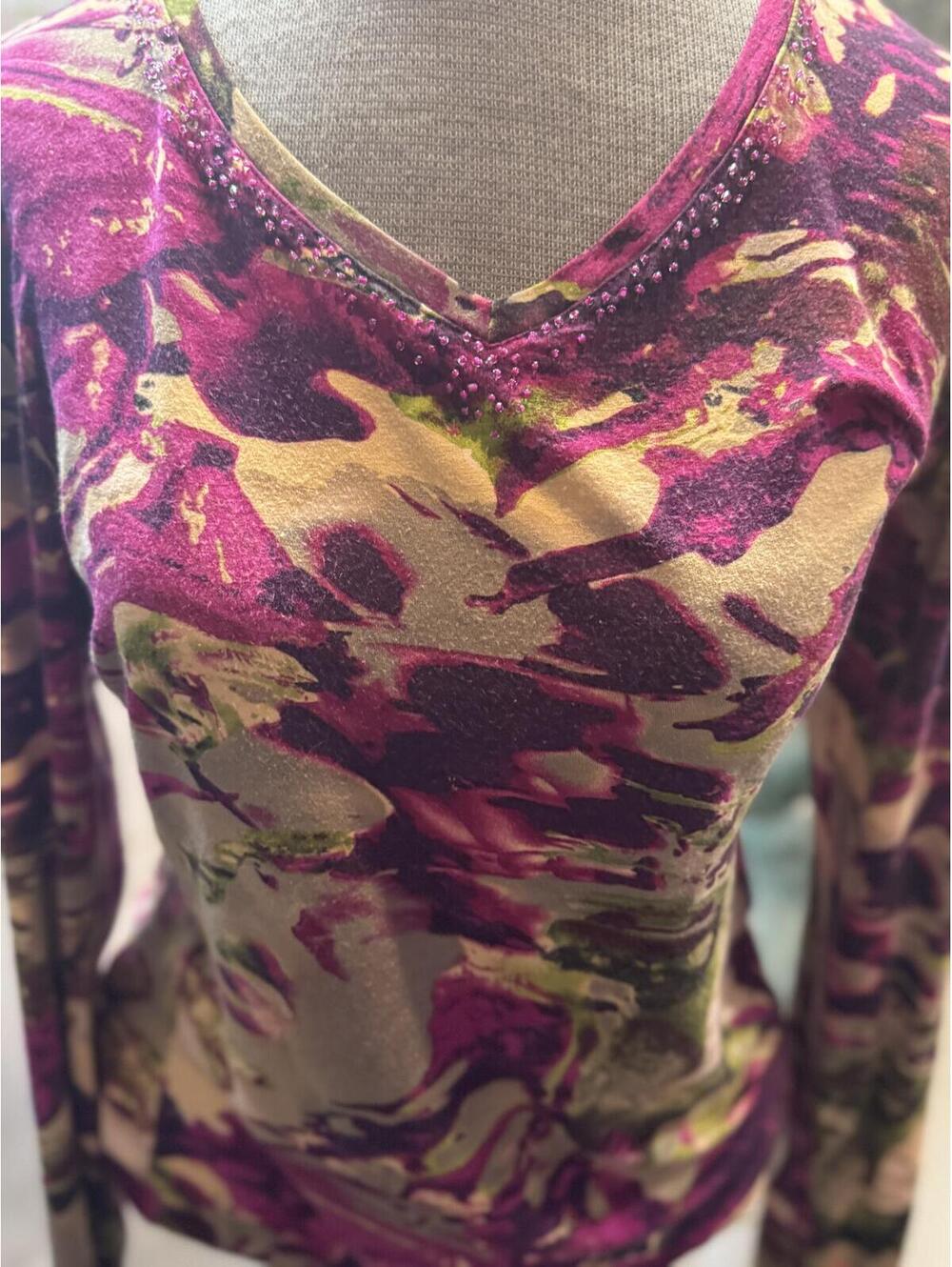 Long Sleeve V-Neck Top with Purple and Green Abstract Pattern - Picture 2 of 7